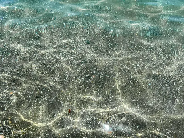 Διαφανές Θαλασσινό Νερό Στην Ακτή — Φωτογραφία Αρχείου