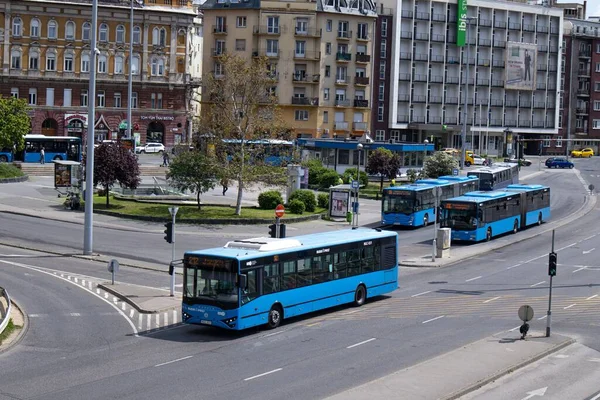 Boraros Meydanı otobüs durağı köprüden fotoğraflandı.