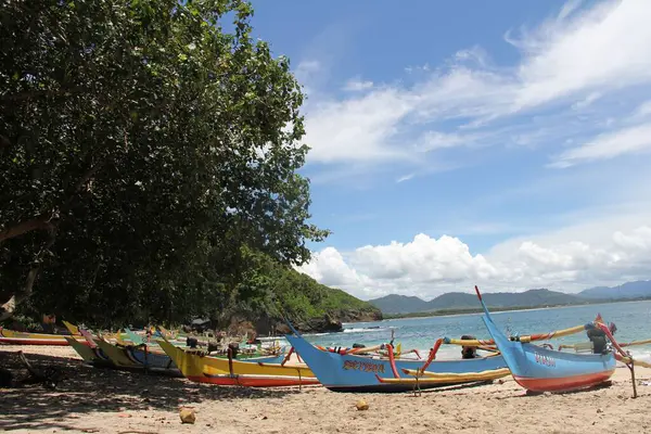 Uma Vista Barcos Praia Papuma Durante Dia — Fotografia de Stock