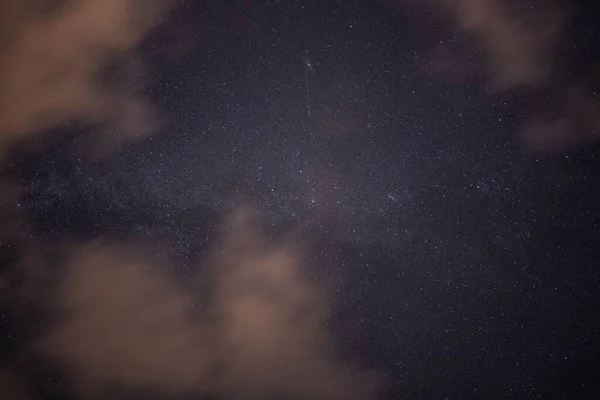 星でいっぱいの美しい夜空 — ストック写真