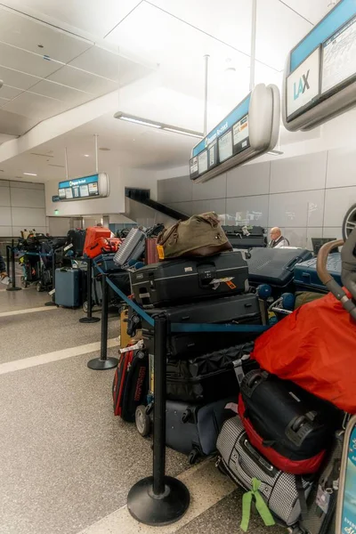 Des Quantités Innombrables Bagages Perdus Bagages Non Réclamés Assis Aéroport — Photo