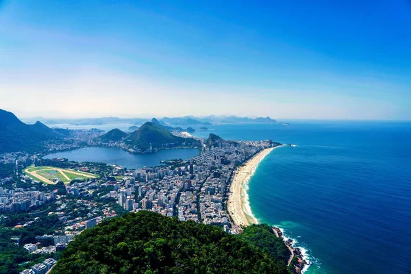 Una Vista Alto Angolo Una Città Sulla Spiaggia — Foto Stock