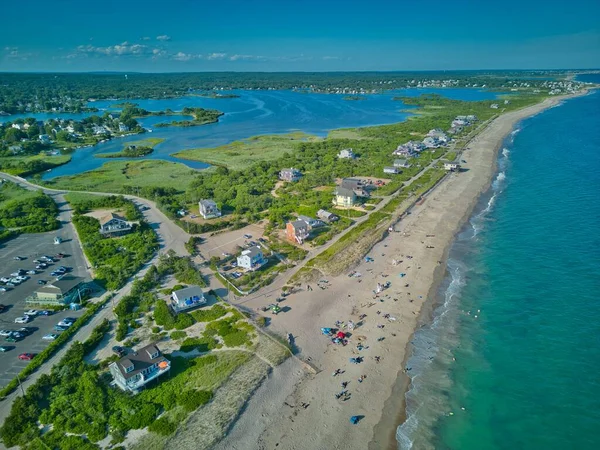 Sandstranden Med Folk Som Kopplar Charlestown Breach Rhode Island — Stockfoto