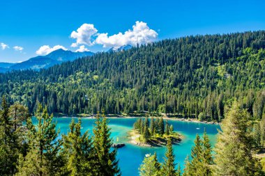 Cauma Gölü 'nün manzarası - Müslümanlar, İsviçre