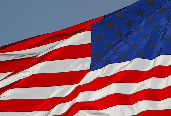 Bandeira Dos Estados Unidos Acenando Céu — Fotografia de Stock
