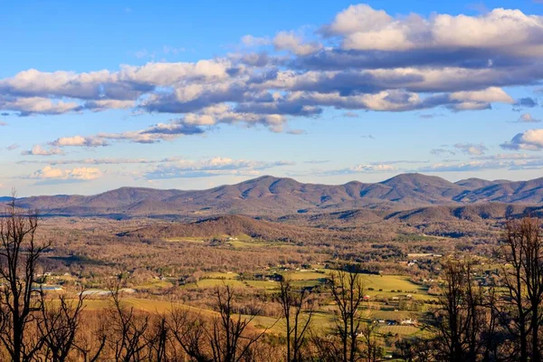 バージニア州ブルーリッジ山脈の素晴らしい景色 — ストック写真