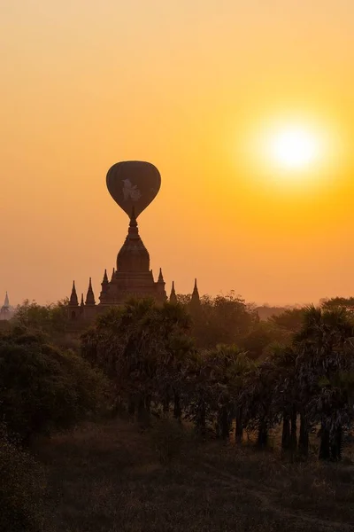 Scenic Sunrise Hot Air Balloon Old Bagan Myanmar Burma — Stock Photo, Image