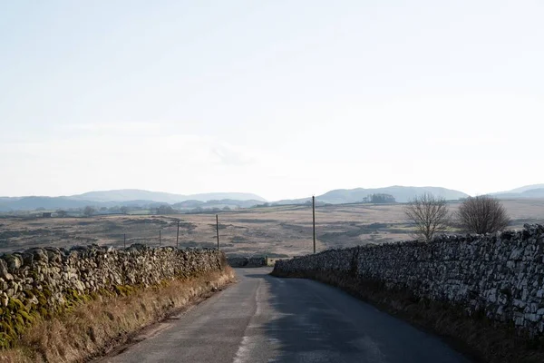 Countryside Road Surrounded Stone Walls — Stock Photo, Image