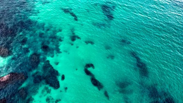 Flygbild Ett Hav Med Turkost Klart Vatten — Stockfoto