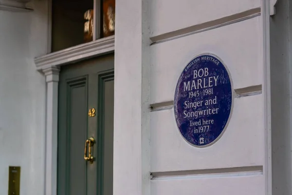 Предыдущий Дом Боба Марли Английская Heritage Blue Plaque Входной Дверью — стоковое фото