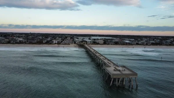 Brygga Och Kustlinjen Vid Stranden Dagen — Stockfoto