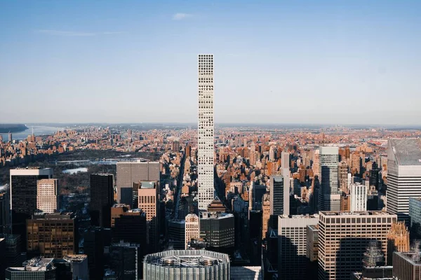 ニューヨークの冬の晴れた日の高層ビルの鳥の目のビュー — ストック写真