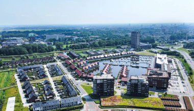 Hollanda 'daki Reitdiephaven' ın hava görüntüsü.