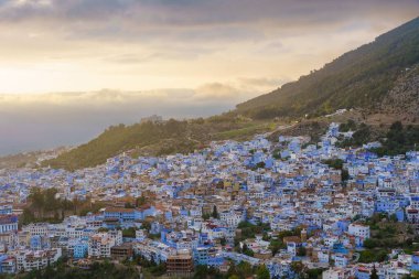 İspanya Camii, Fas 'tan, renkli günbatımına karşı nefes kesici bir Şef manzarası.