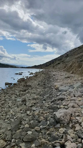 Colpo Verticale Una Costa Rocciosa Nella Krk — Foto Stock