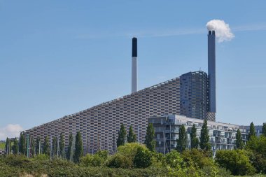 Amager Bakke, Amager Hill veya Amager Slope veya Kopenhill, Amager, Danimarka 'nın başkenti Kopenhag' da yer alan bir enerji santrali.,