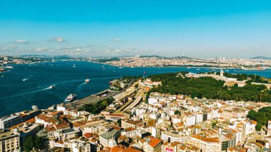 Güneşli bir günde Türkiye 'nin güzel İstanbul kentinin hava manzarası