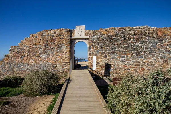 Drewniana Ścieżka Prowadząca Fortu Arrifana Wybrzeżu Algarve Portugalia — Zdjęcie stockowe