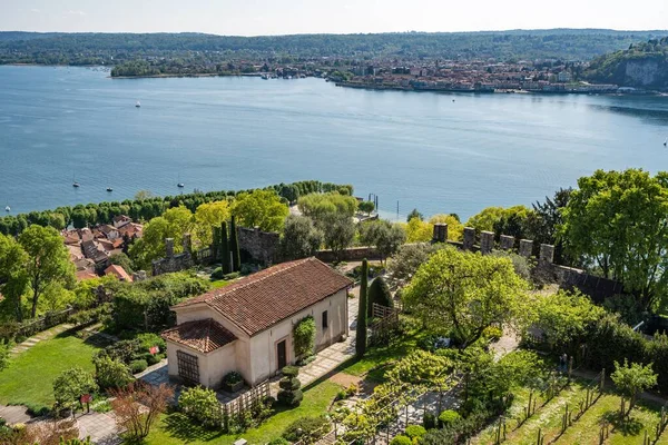 Die Gärten Der Rocca Angera Und Des Lago Maggiore Vom — Stockfoto