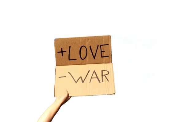 Tekturowe Znaki Mówiące Więcej Miłości Mniej Wojny Trzymanej Ręce Białym — Zdjęcie stockowe
