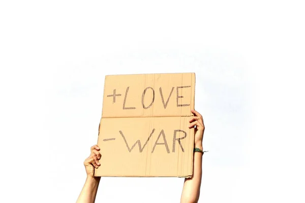 Cardboard Signs Saying More Love Less War Sostenido Por Dos —  Fotos de Stock