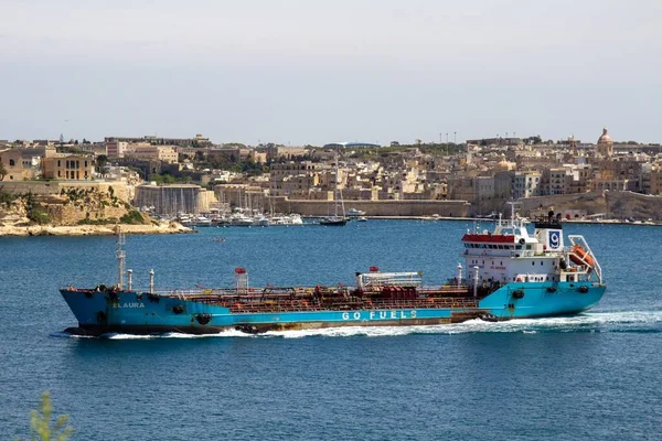 Valletta Malta Limanından Ayrılan Bir Petrol Tankeri — Stok fotoğraf