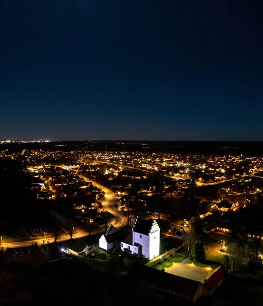 Légi Kilátás Ejby Kirke Templom Megvilágított Lille Skensved Város Éjjel — Stock Fotó