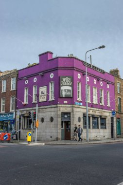 Dublin rıhtım bölgesindeki apartman ve ofis manzarası