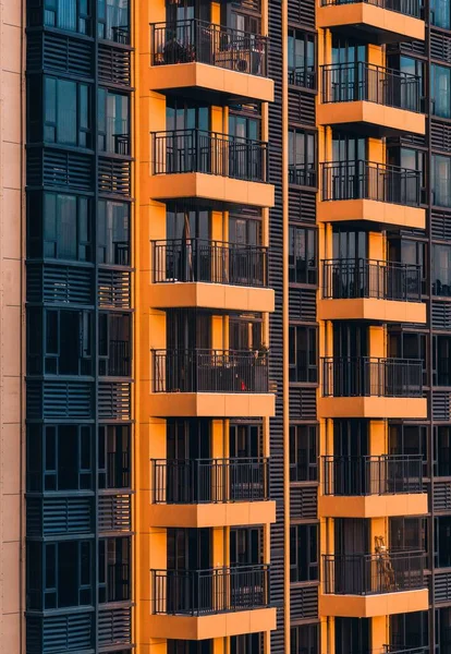 Uma Vista Varandas Alto Edifícios Modernos — Fotografia de Stock