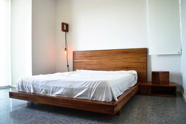 Затишний Інтер Спальні Сучасному Стилі Білими Стінами — стокове фото