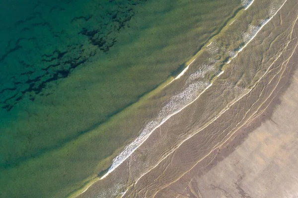Ніжний Серфінг Березі Пляжу Бірюзовою Водою Світанку Літня Концепція — стокове фото