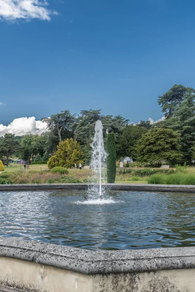 Staffordshire Lakeside Fountain Sunny Day Landscape Stoke Trent — Stock Photo, Image