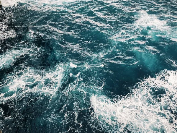 Okyanus Dalgalarının Yakın Plan Çekimi — Stok fotoğraf