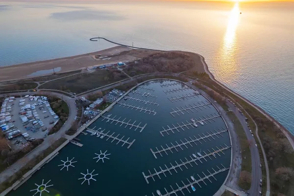 Montrose Chicago Yarımadalarındaki Yeşil Parkların Limanların Gündoğumunda Havadan Görüntüsü — Stok fotoğraf