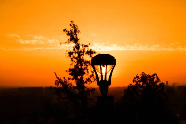 Una Silueta Farol Atardecer —  Fotos de Stock