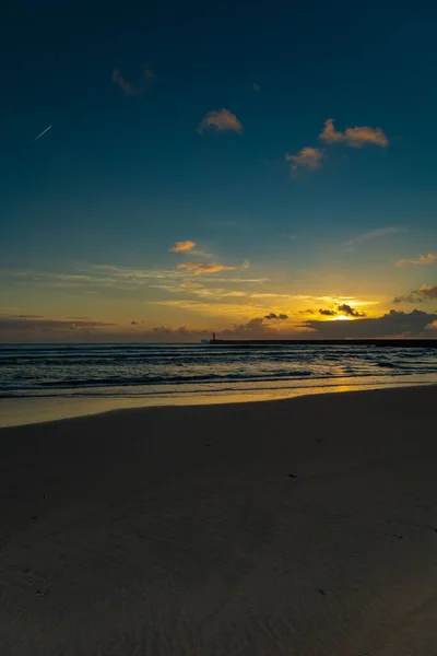 Uppskattar Denna Fantastiska Solnedgång Stranden — Stockfoto