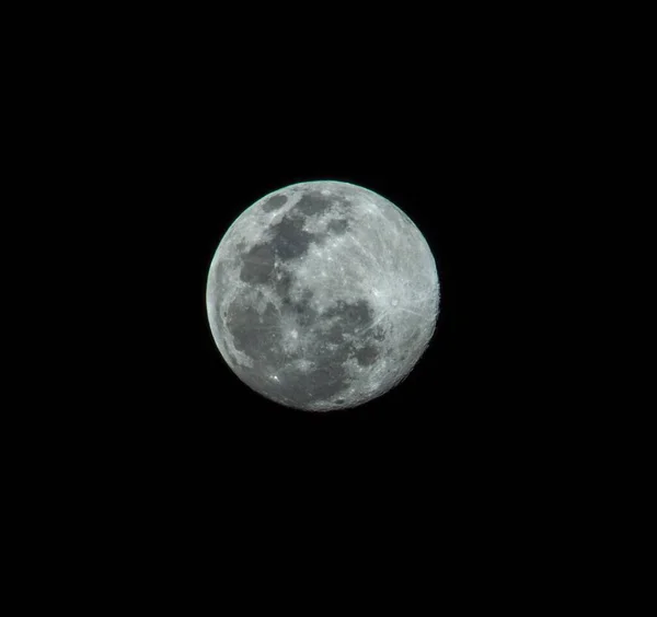 Sebuah Tembakan Closeup Dari Bulan Purnama Terhadap Langit Hitam — Stok Foto