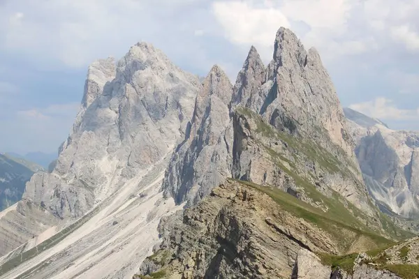 Uma Vista Das Montanhas Rochosas Dolomites Itália — Fotografia de Stock