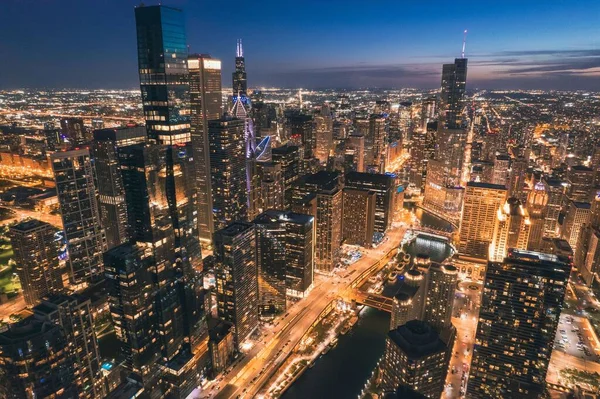 Veduta Aerea Del Paesaggio Urbano Illuminato Chicago Durante Tramonto — Foto Stock