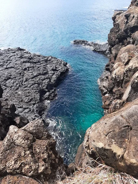 Eine Vertikale Aufnahme Einer Felsigen Bucht — Stockfoto