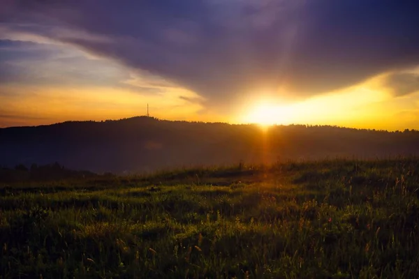 Pôr Sol Dramático Sobre Montanha Gubalowka — Fotografia de Stock