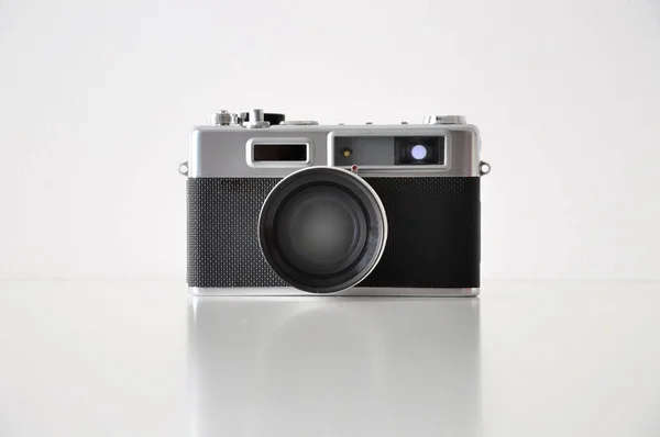 Vintage 35Mm Camera White Background — Stock Photo, Image
