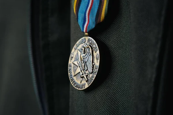 Американська Експедиційна Медаль Висить Уніформі — стокове фото
