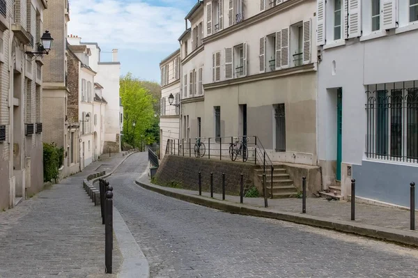 Παρίσι Μονμάρτη Ένα Τυπικό Δρόμο Γοητευτικό Μέρος Αρχαία Κτίρια — Φωτογραφία Αρχείου
