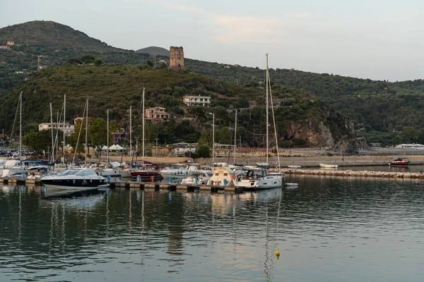 Blick Auf Den Hafen Von Marina Camerota Und Die Hafenpromenade — Stockfoto