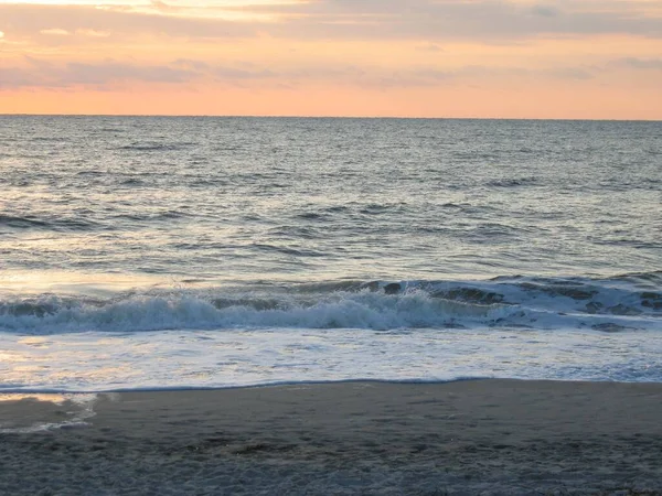 Una Playa Con Marea Carolina Del Norte Atardecer — Foto de Stock
