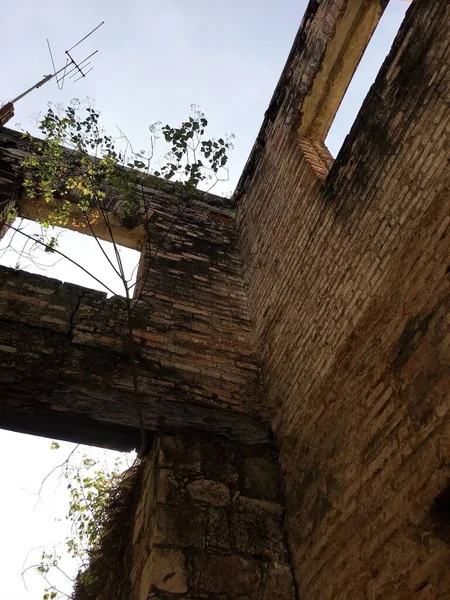 Vertical Shot Old Abandoned Building — Stock Photo, Image