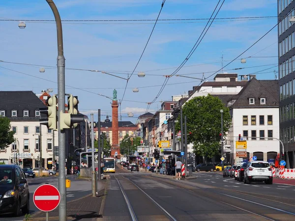 Uma Visão Rua Tráfego Darmstadt Alemanha — Fotografia de Stock