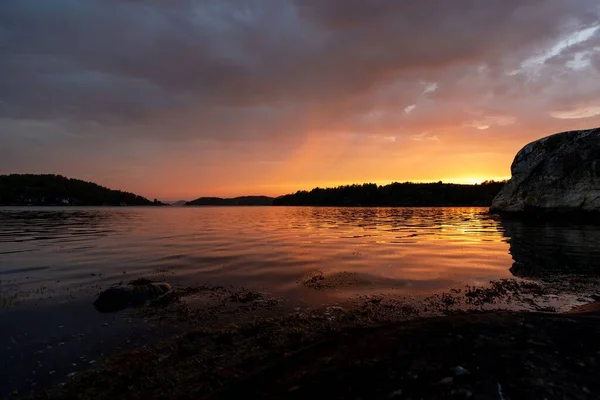 Eine Schöne Aufnahme Des Sonnenuntergangs Über Dem Ridderholme Kragero Norwegen — Stockfoto