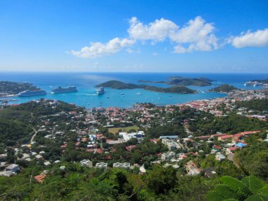St. Thomas, ABD Virgin Adaları 'nda nefes kesici bir kıyı manzarası